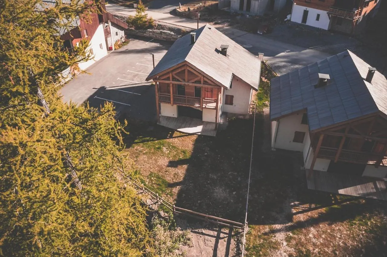 Chalet neuf au Domaine du Loup blanc Les Orres France