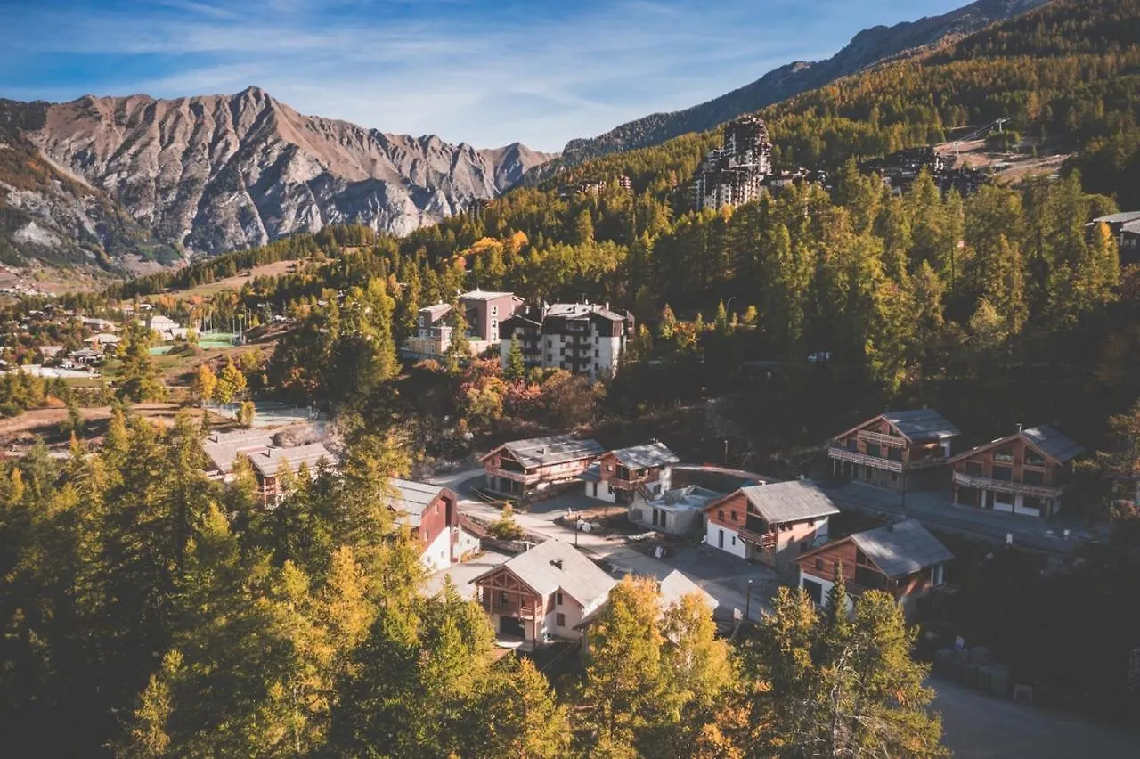 Chalet neuf au Domaine du Loup blanc Les Orres 0*,