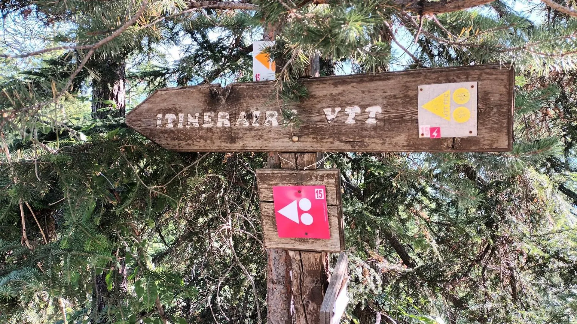 Chalet neuf au Domaine du Loup blanc Les Orres 0*,
